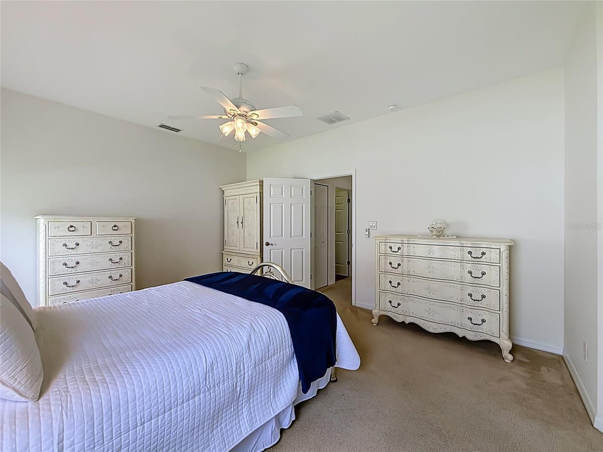 24100 PEEKSKILL STREET — photo 22 of 54