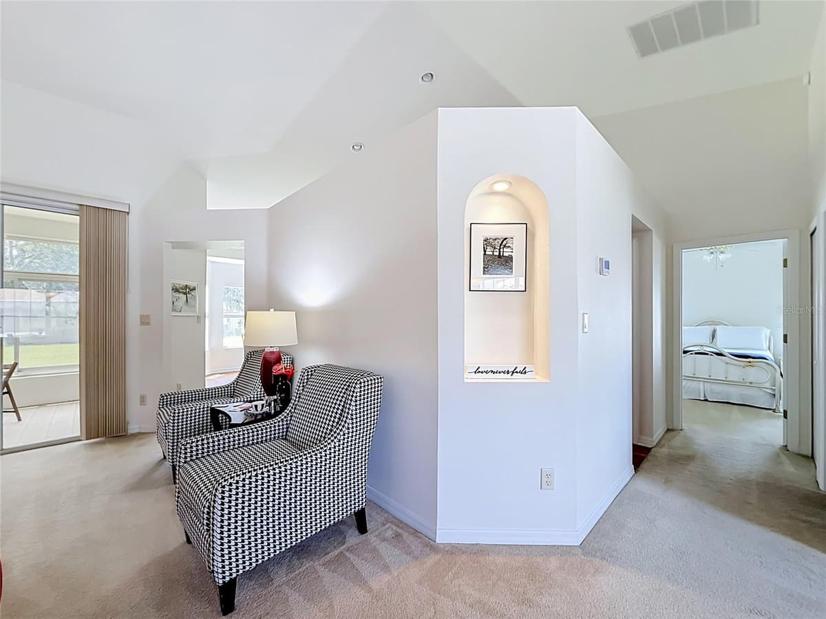 24100 PEEKSKILL STREET — photo 4 of 54