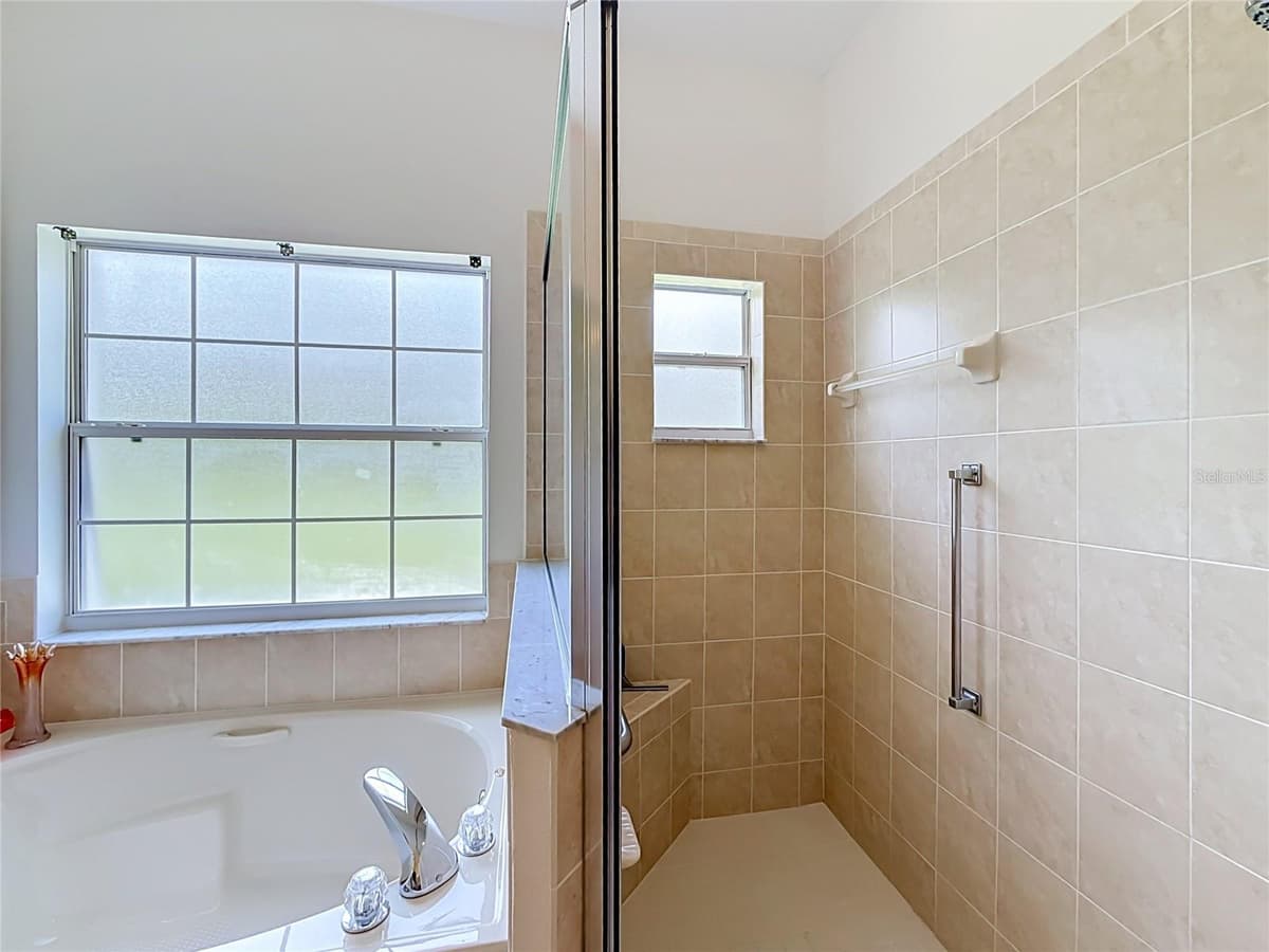 24100 PEEKSKILL STREET — photo 29 of 54