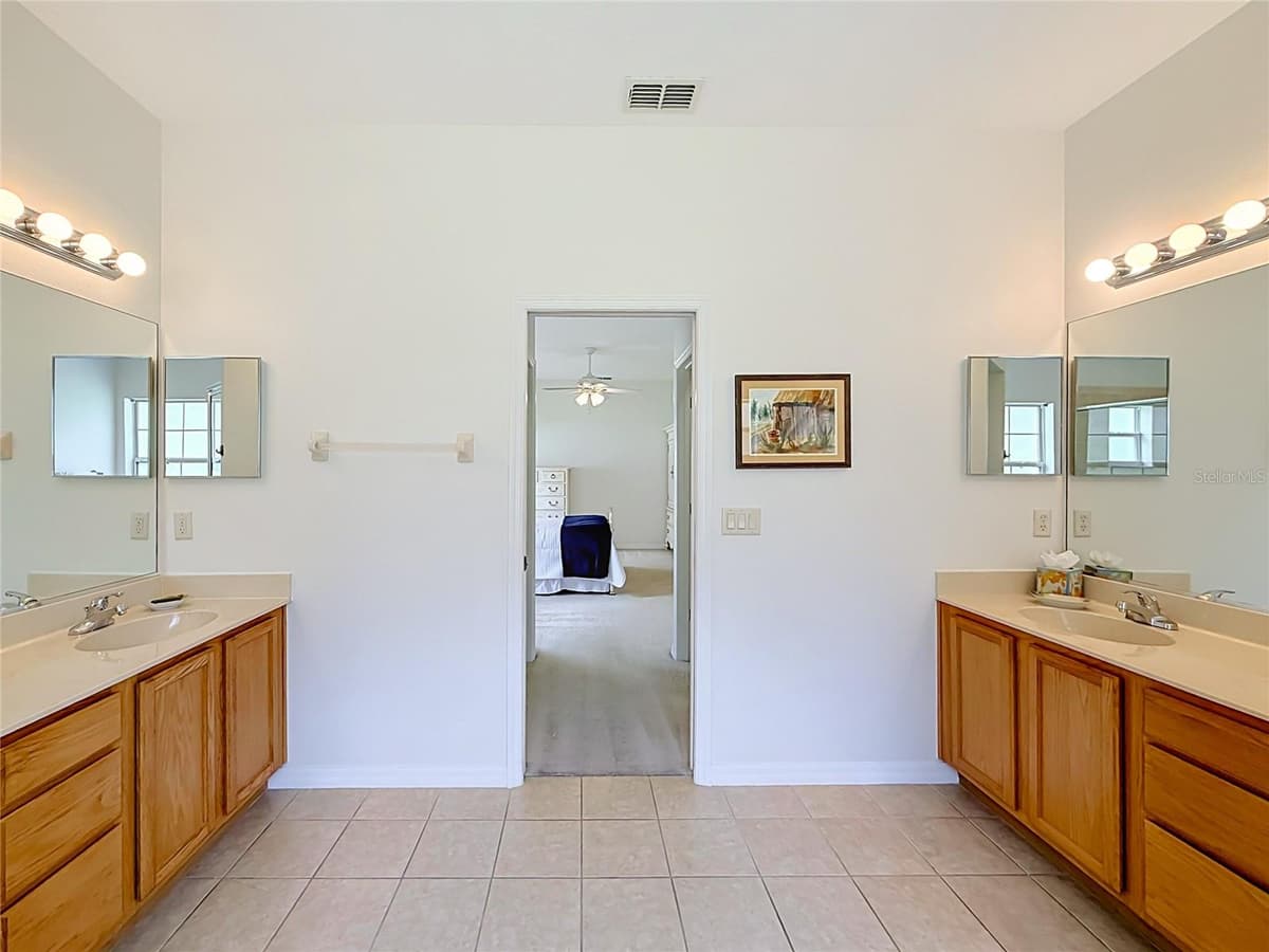 24100 PEEKSKILL STREET — photo 28 of 54