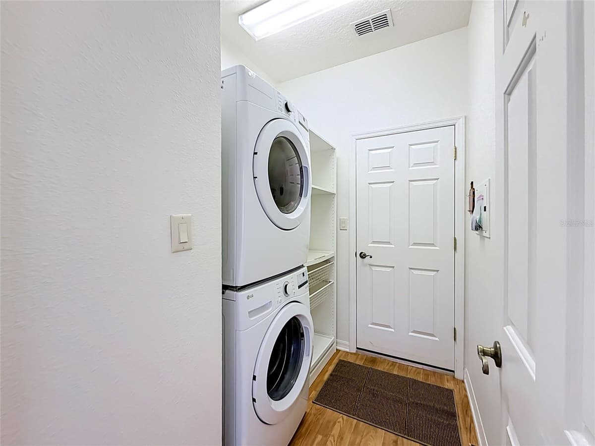 24100 PEEKSKILL STREET — photo 43 of 54