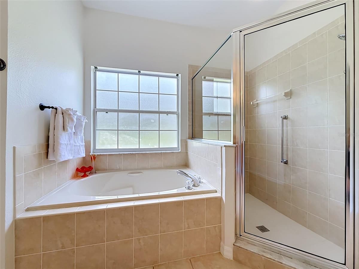 24100 PEEKSKILL STREET — photo 26 of 54