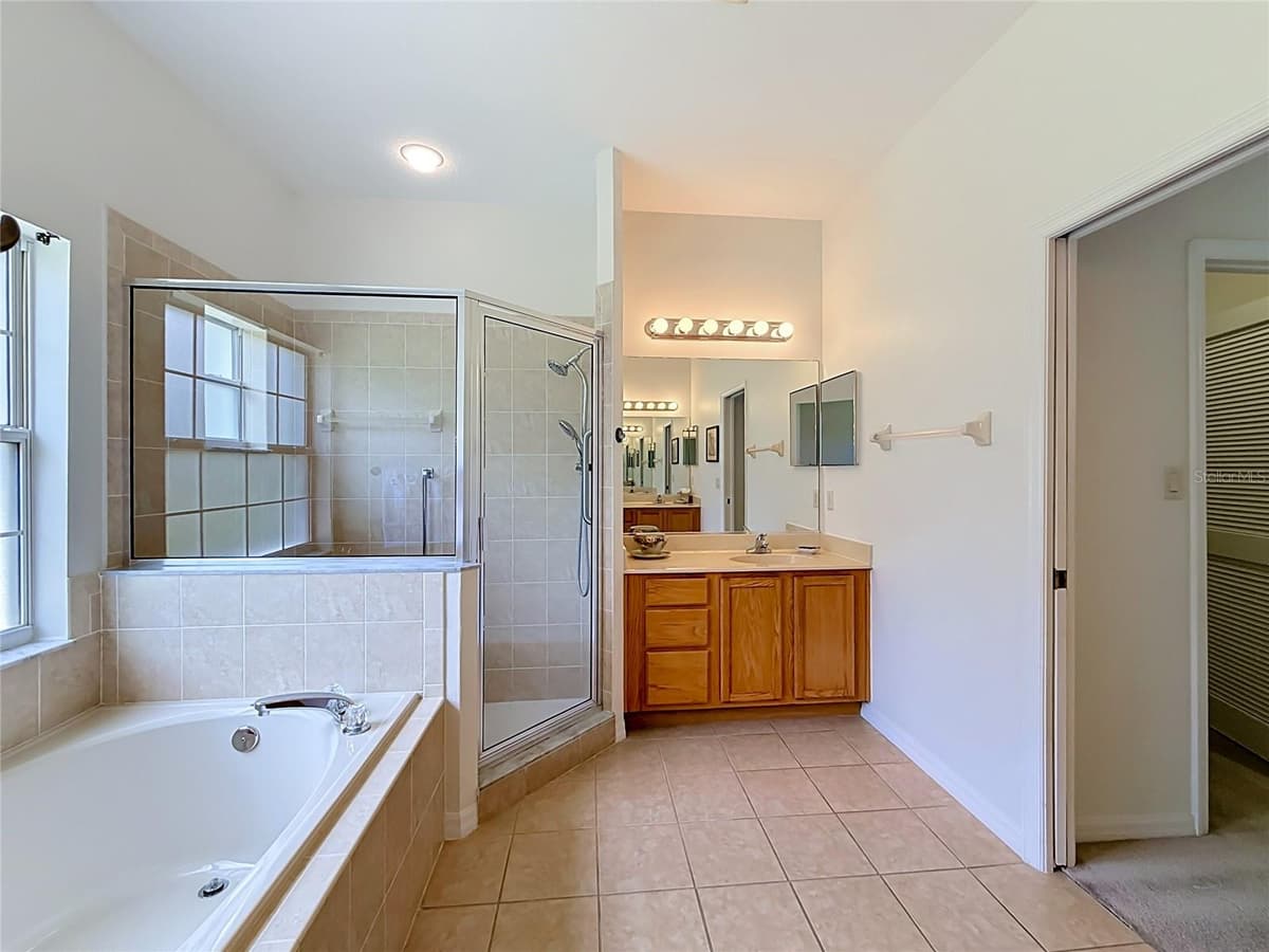 24100 PEEKSKILL STREET — photo 27 of 54