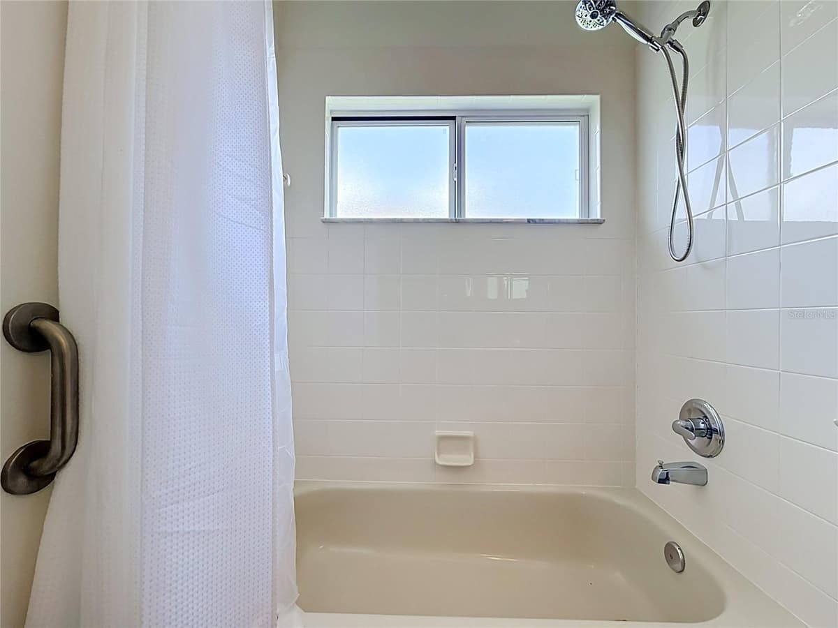 24100 PEEKSKILL STREET — photo 35 of 54