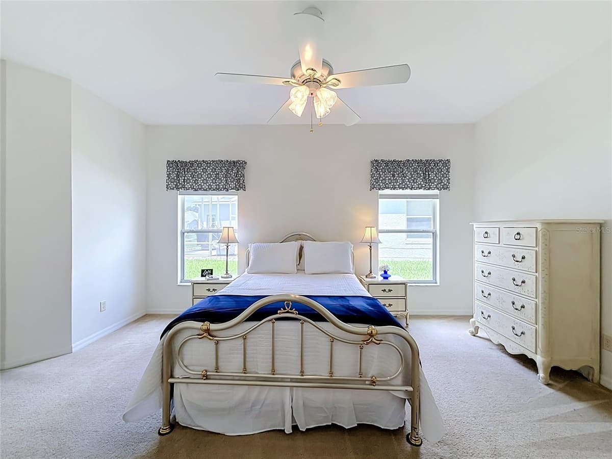24100 PEEKSKILL STREET — photo 20 of 54