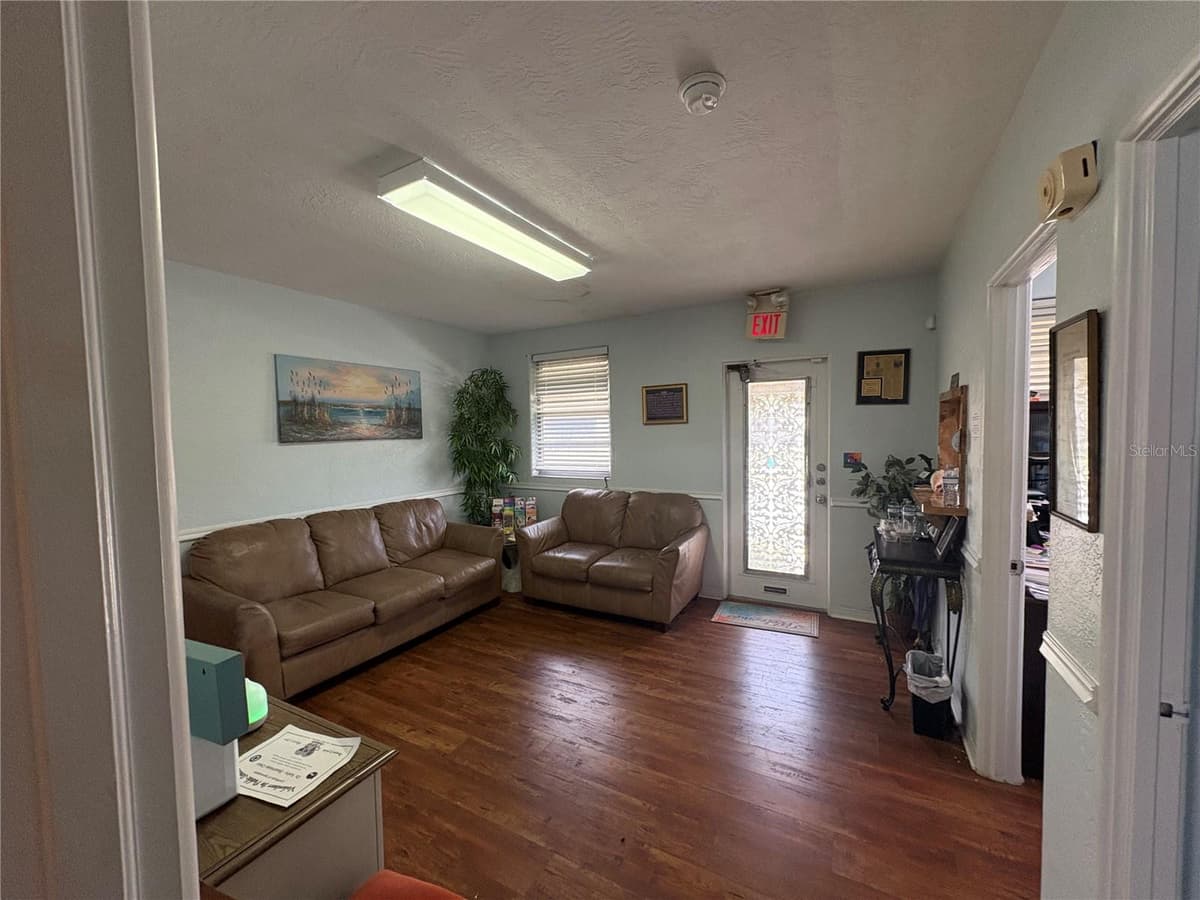 904 HALIFAX DRIVE — photo 4 of 6
