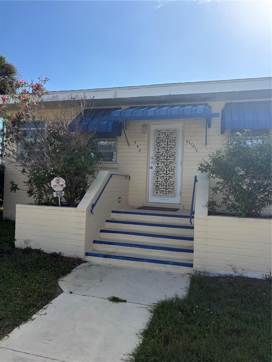 904 HALIFAX DRIVE — photo 1 of 6