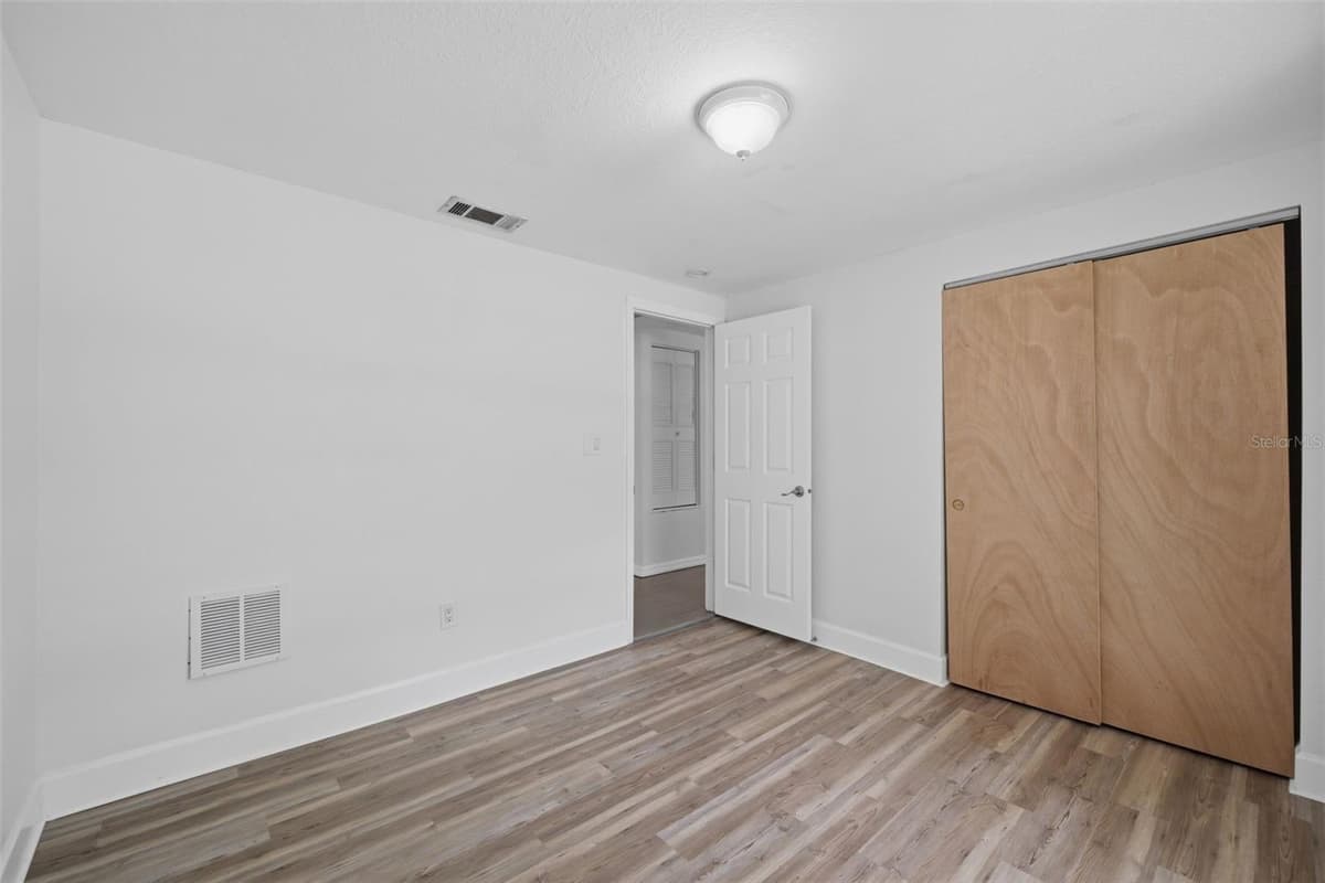 2804 APPLEWOOD DRIVE — photo 14 of 30