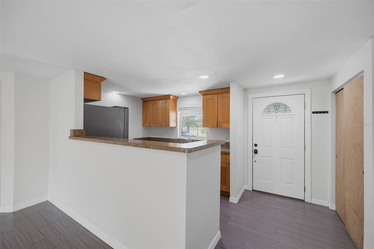 2804 APPLEWOOD DRIVE — photo 9 of 30