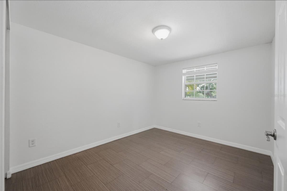2804 APPLEWOOD DRIVE — photo 16 of 30