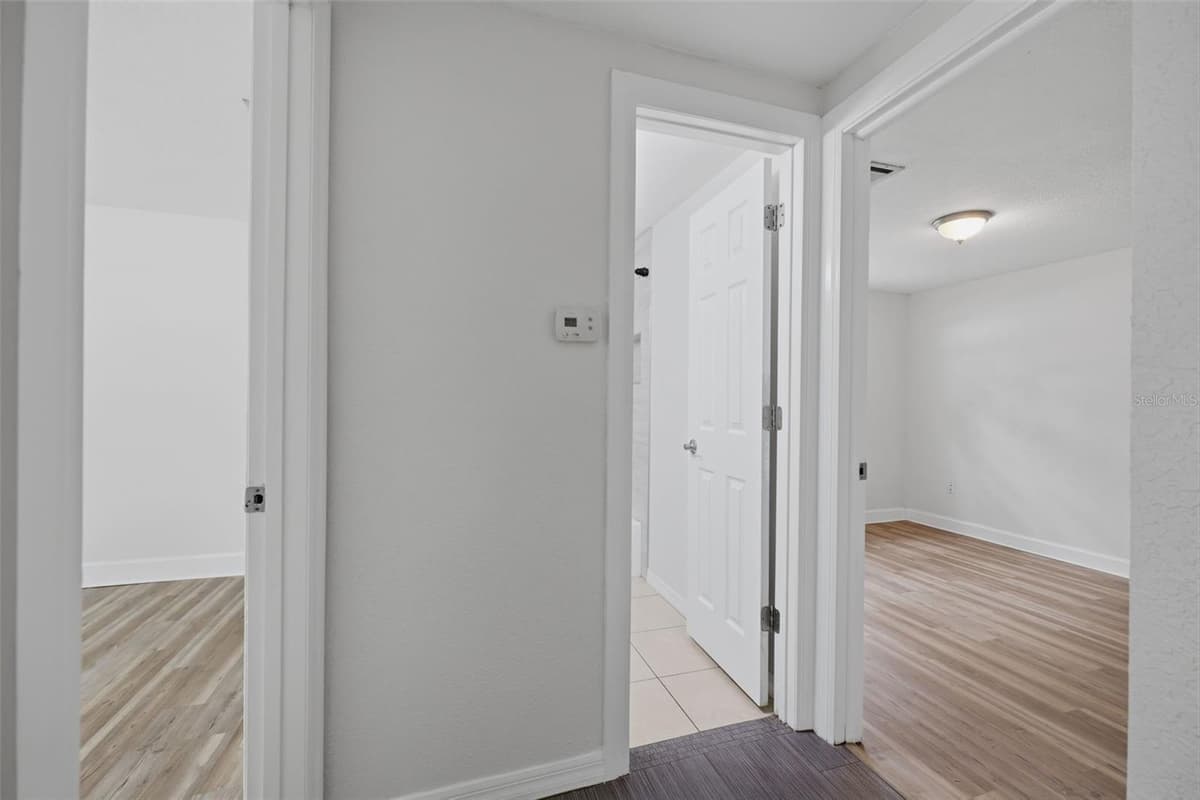 2804 APPLEWOOD DRIVE — photo 11 of 30