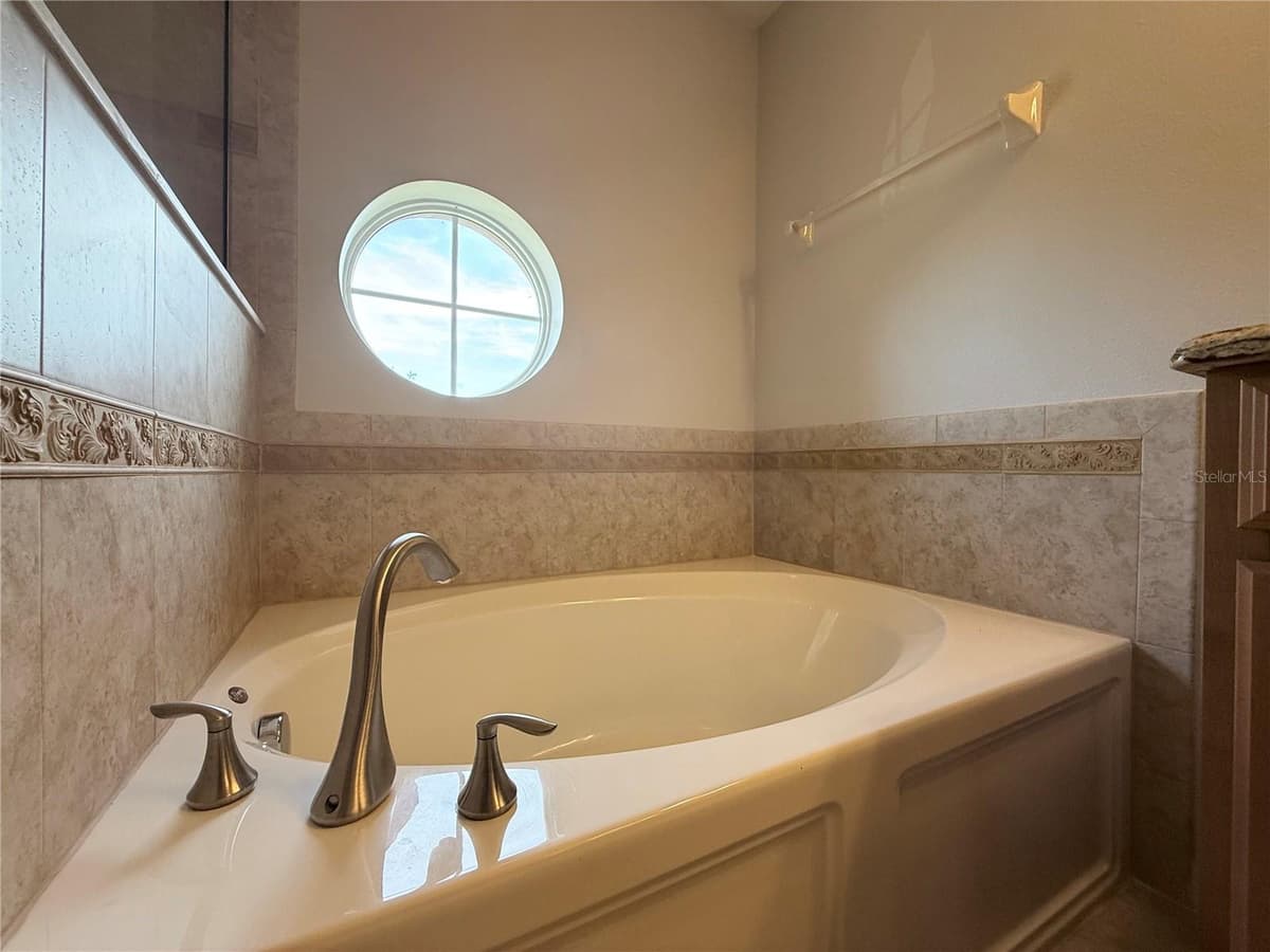 10144 ARBOR RUN DRIVE — photo 16 of 31