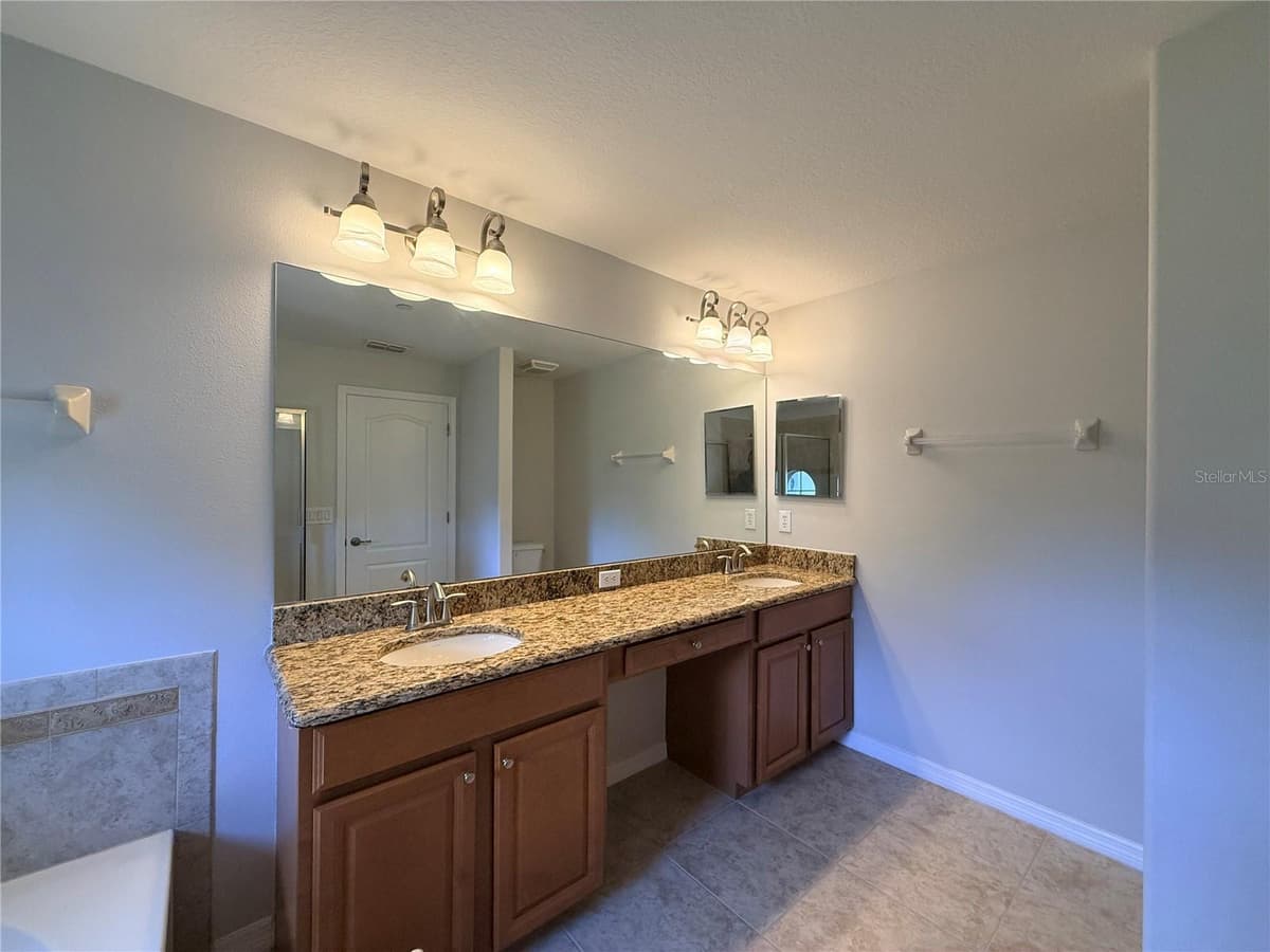 10144 ARBOR RUN DRIVE — photo 14 of 31
