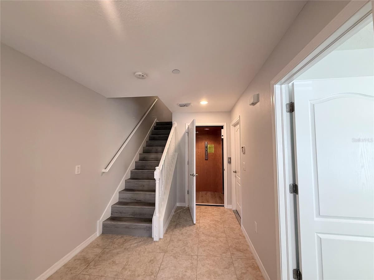 10144 ARBOR RUN DRIVE — photo 3 of 31