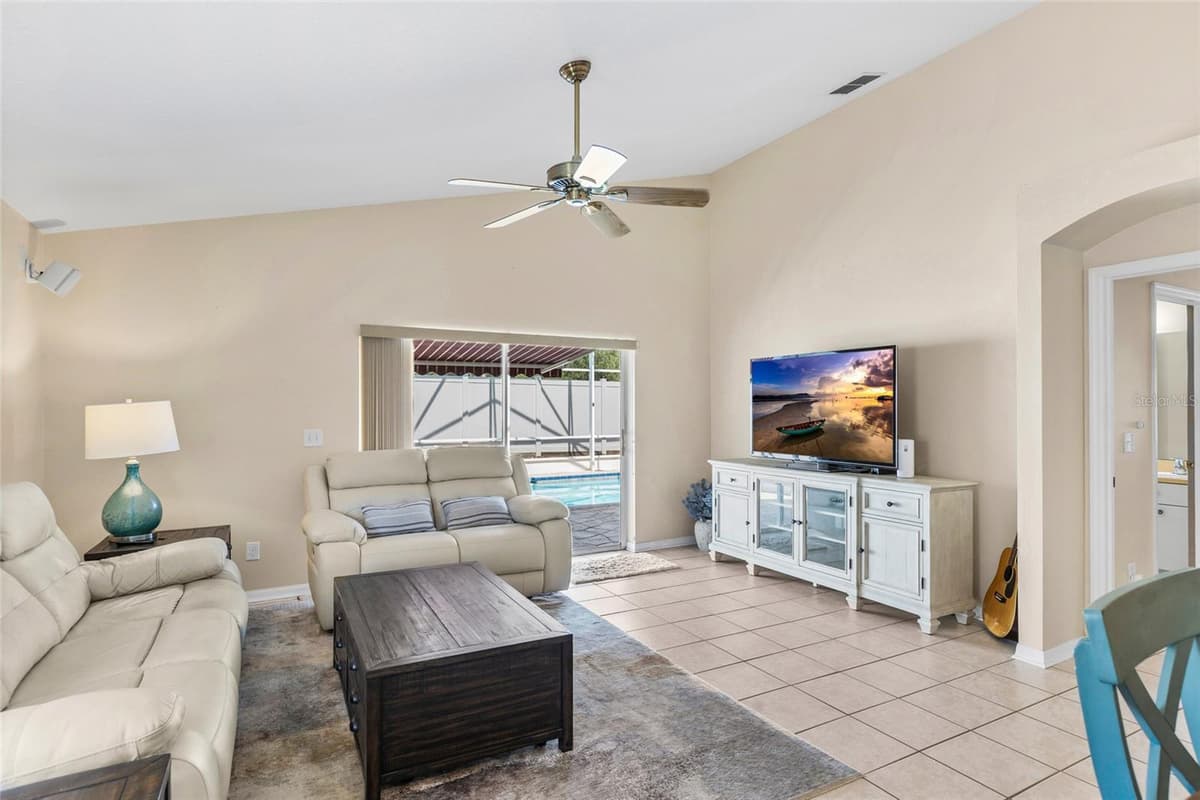 1674 MEADOW OAK LANE — photo 15 of 36