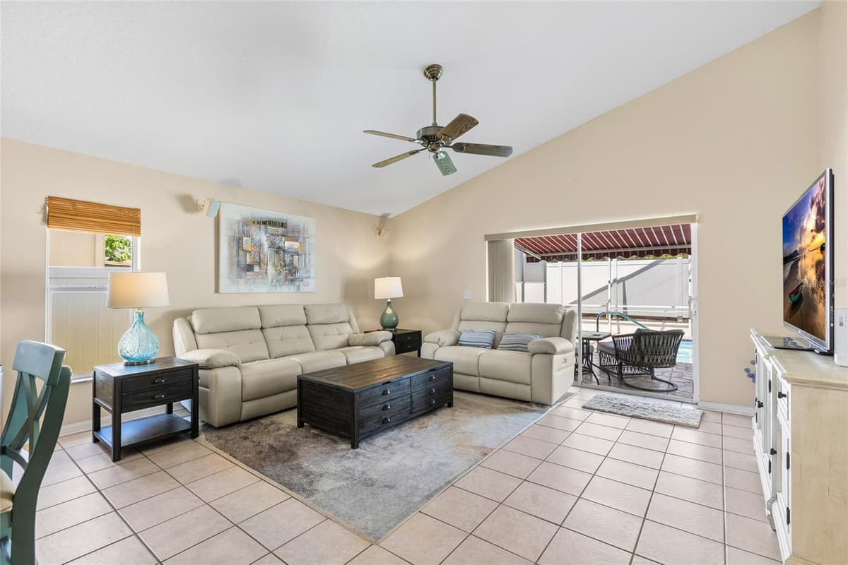 1674 MEADOW OAK LANE — photo 13 of 36