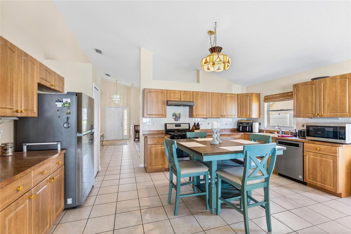 1674 MEADOW OAK LANE — photo 8 of 36