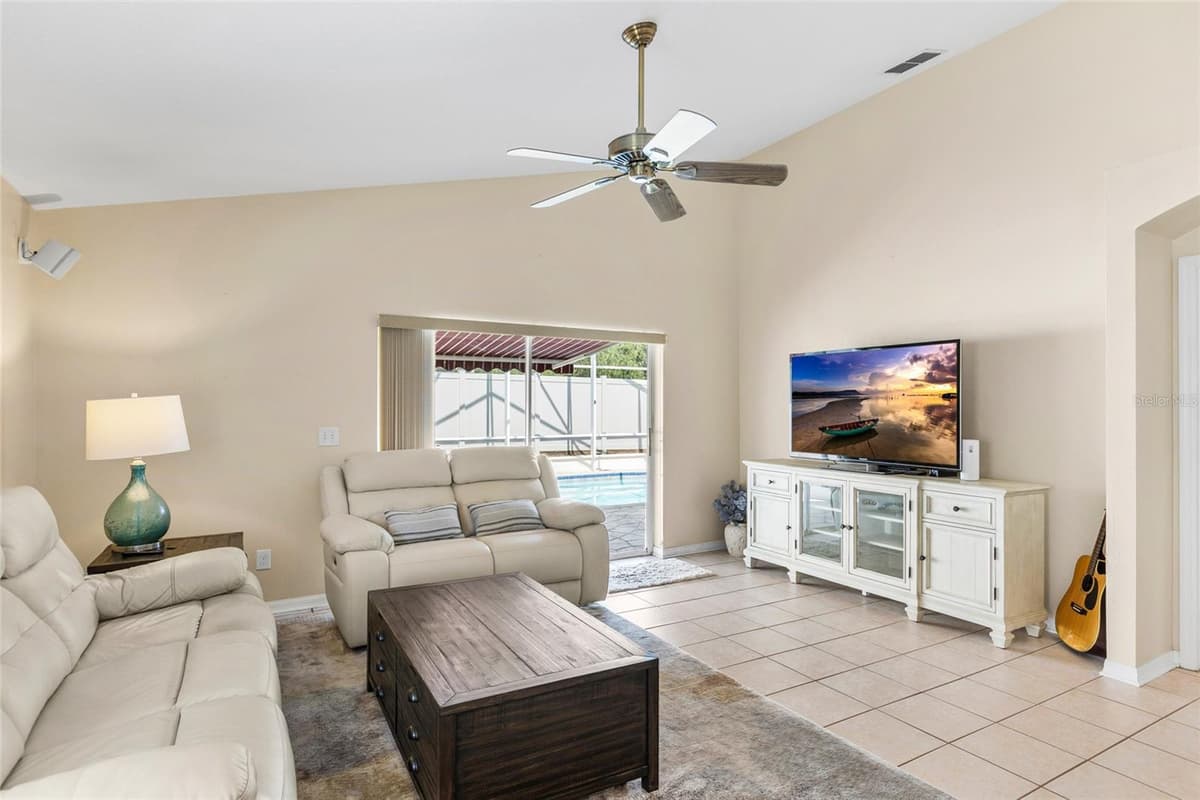 1674 MEADOW OAK LANE — photo 14 of 36