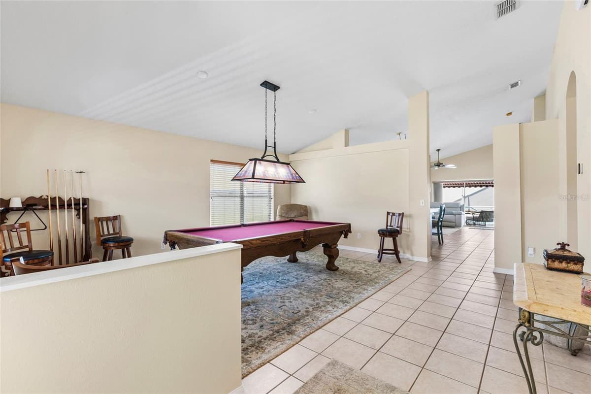 1674 MEADOW OAK LANE — photo 5 of 36