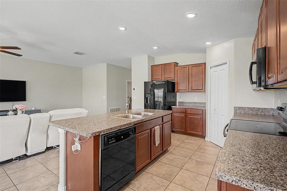 9625 SAGE CREEK DRIVE — photo 9 of 55