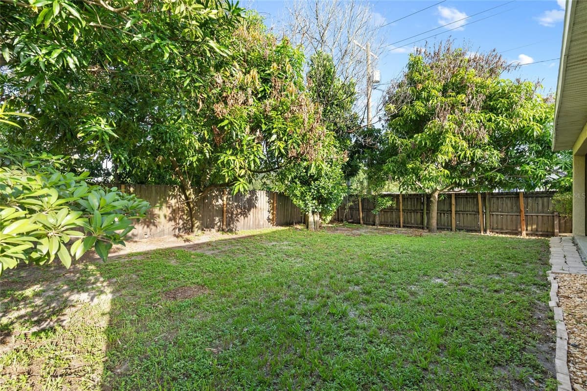 10001 FLORENCE AVENUE — photo 31 of 33