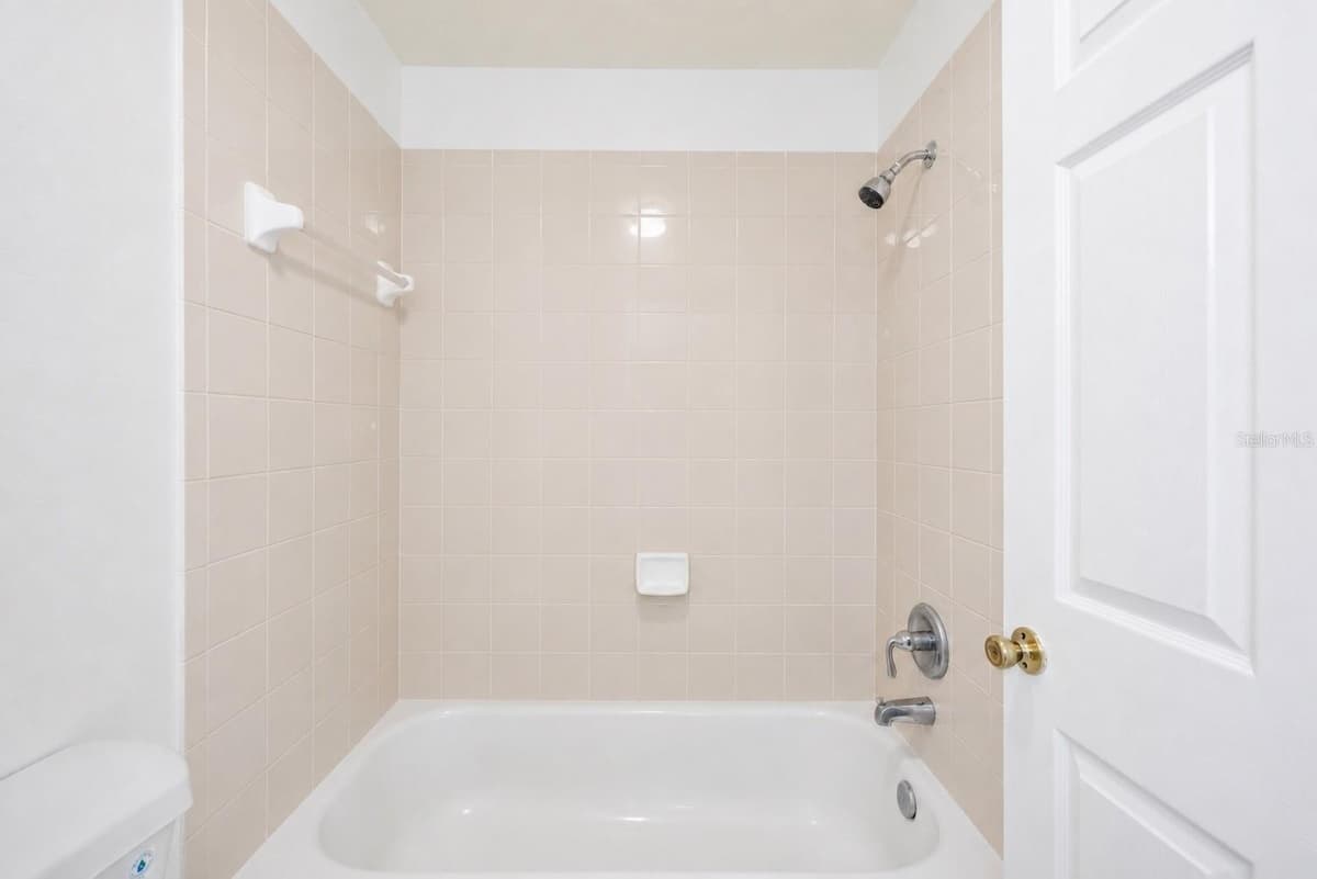 10001 FLORENCE AVENUE — photo 23 of 33