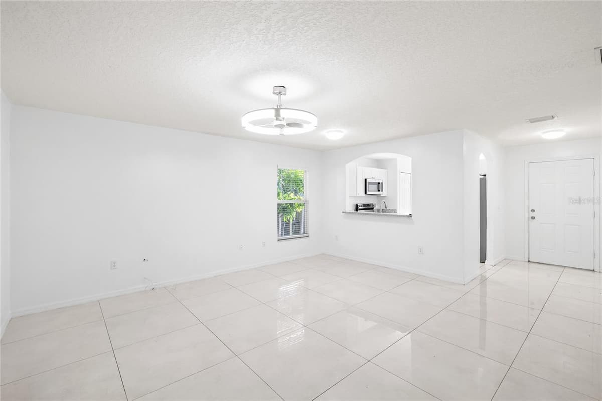 10001 FLORENCE AVENUE — photo 5 of 33