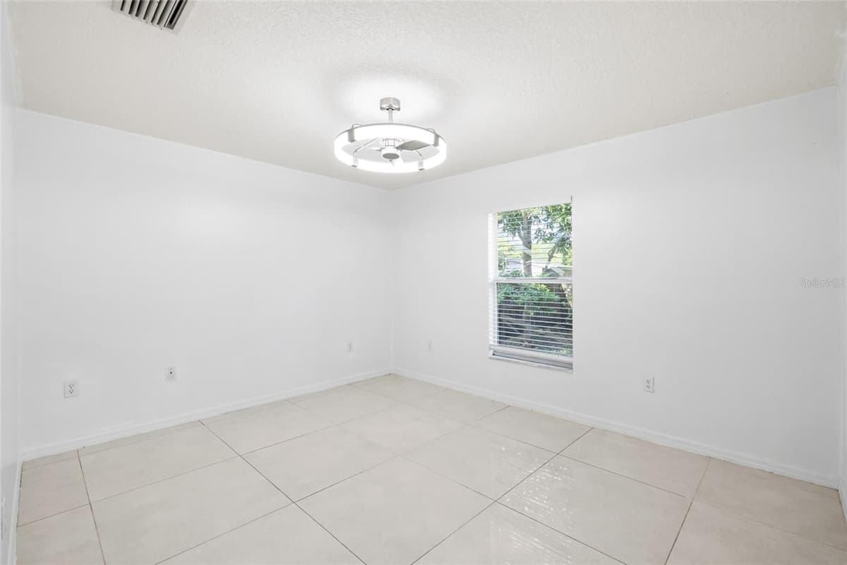 10001 FLORENCE AVENUE — photo 19 of 33