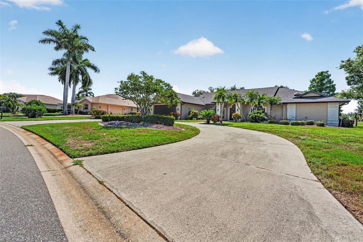 2941 WILDERNESS BOULEVARD — photo 4 of 70