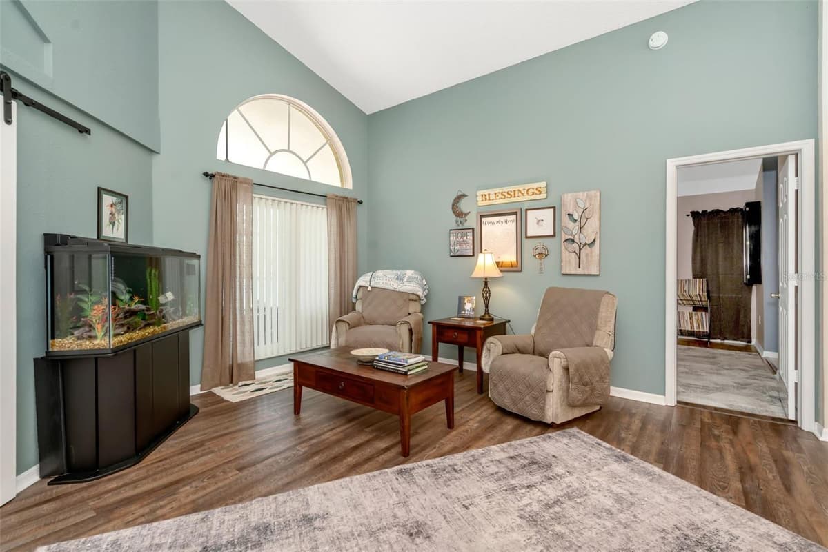 13853 PIMBERTON DRIVE — photo 5 of 47