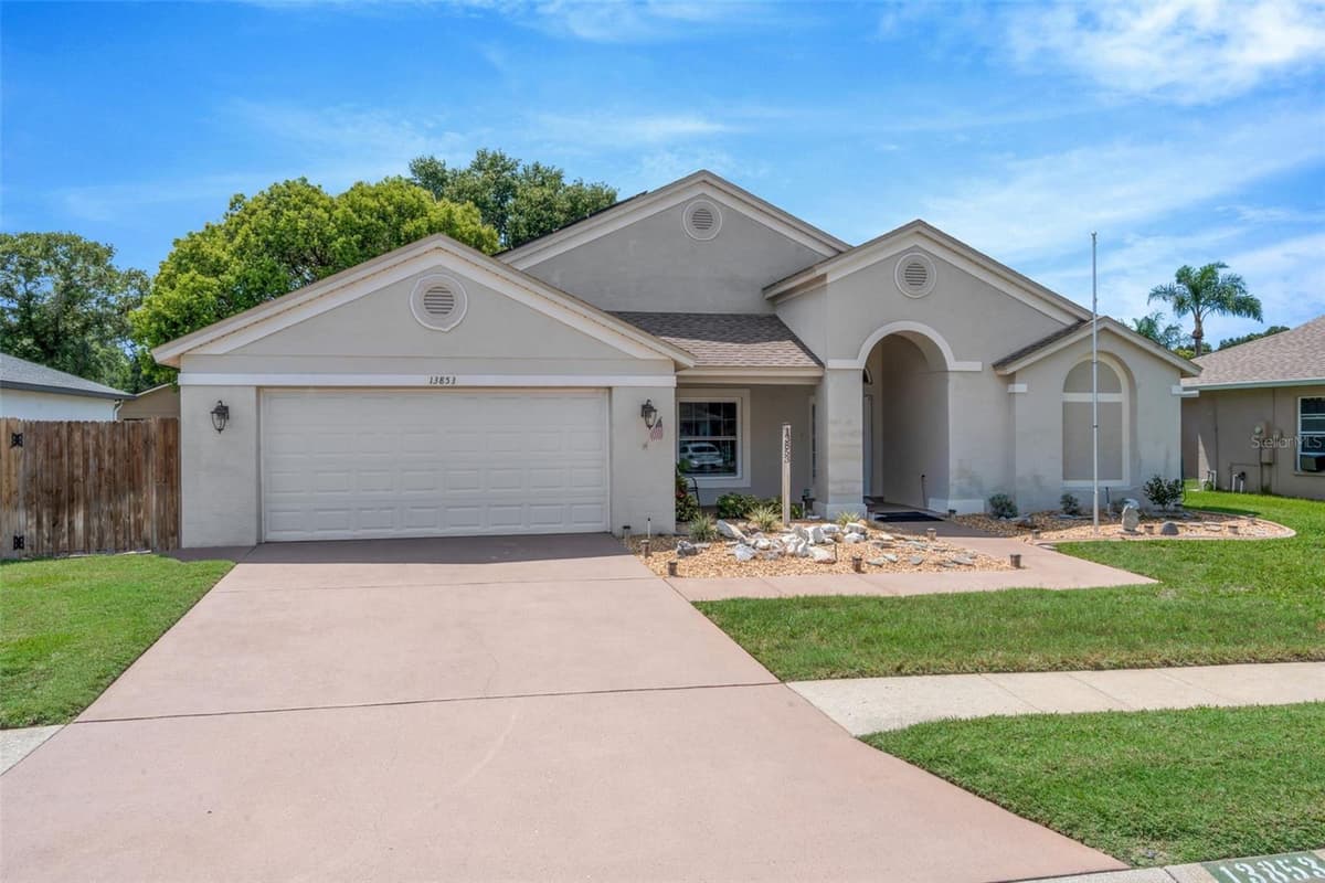 13853 PIMBERTON DRIVE — photo 36 of 47