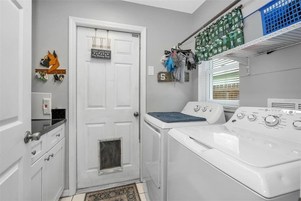 13853 PIMBERTON DRIVE — photo 14 of 47