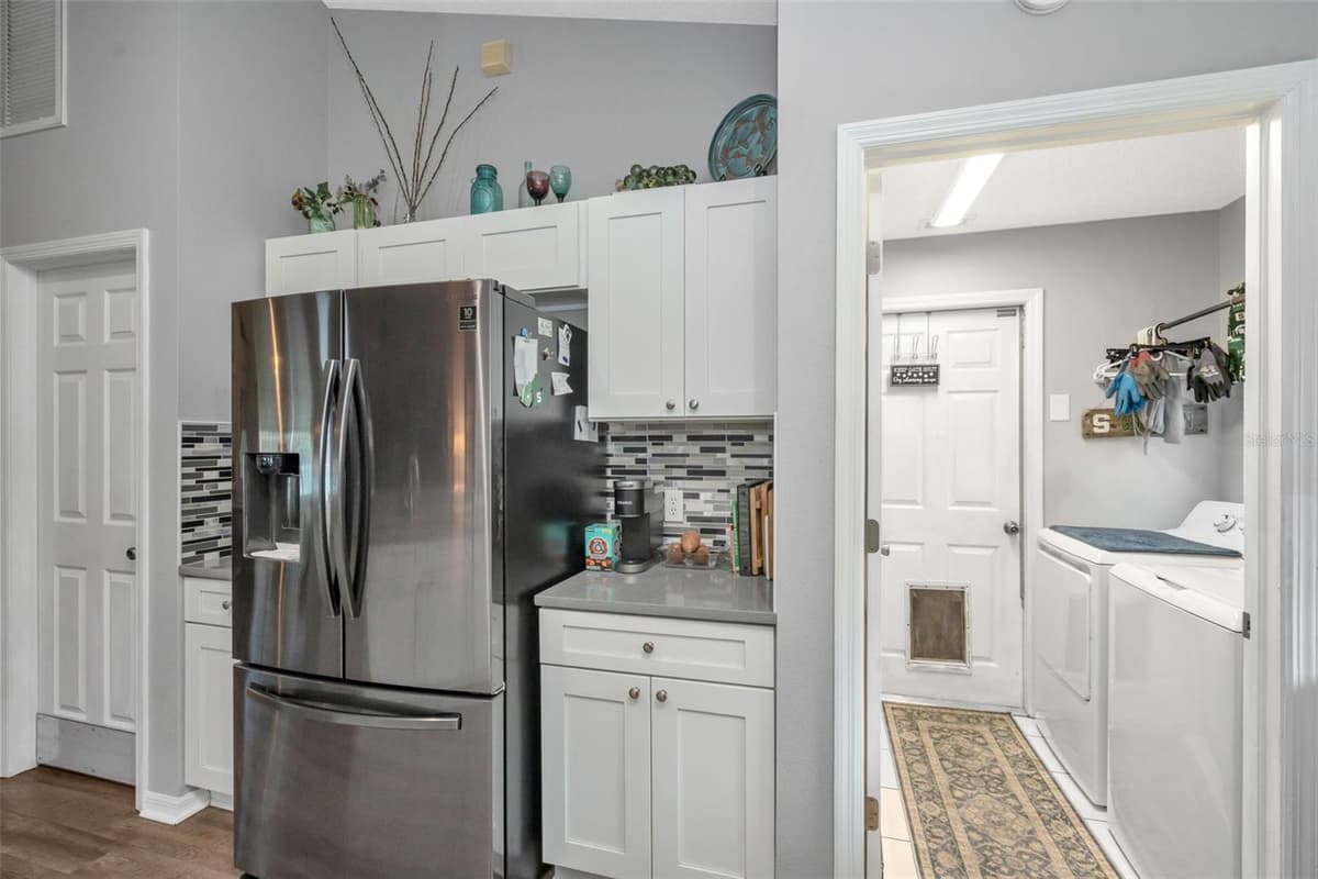 13853 PIMBERTON DRIVE — photo 13 of 47