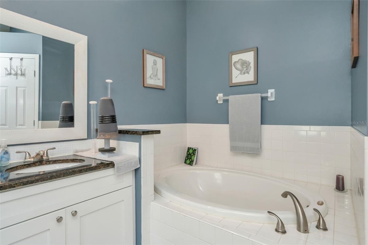13853 PIMBERTON DRIVE — photo 20 of 47