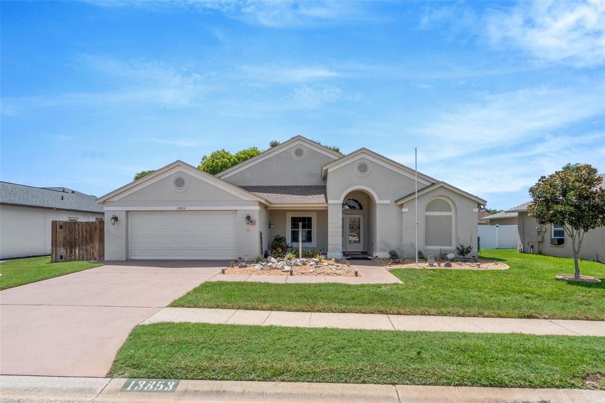 13853 PIMBERTON DRIVE — photo 37 of 47