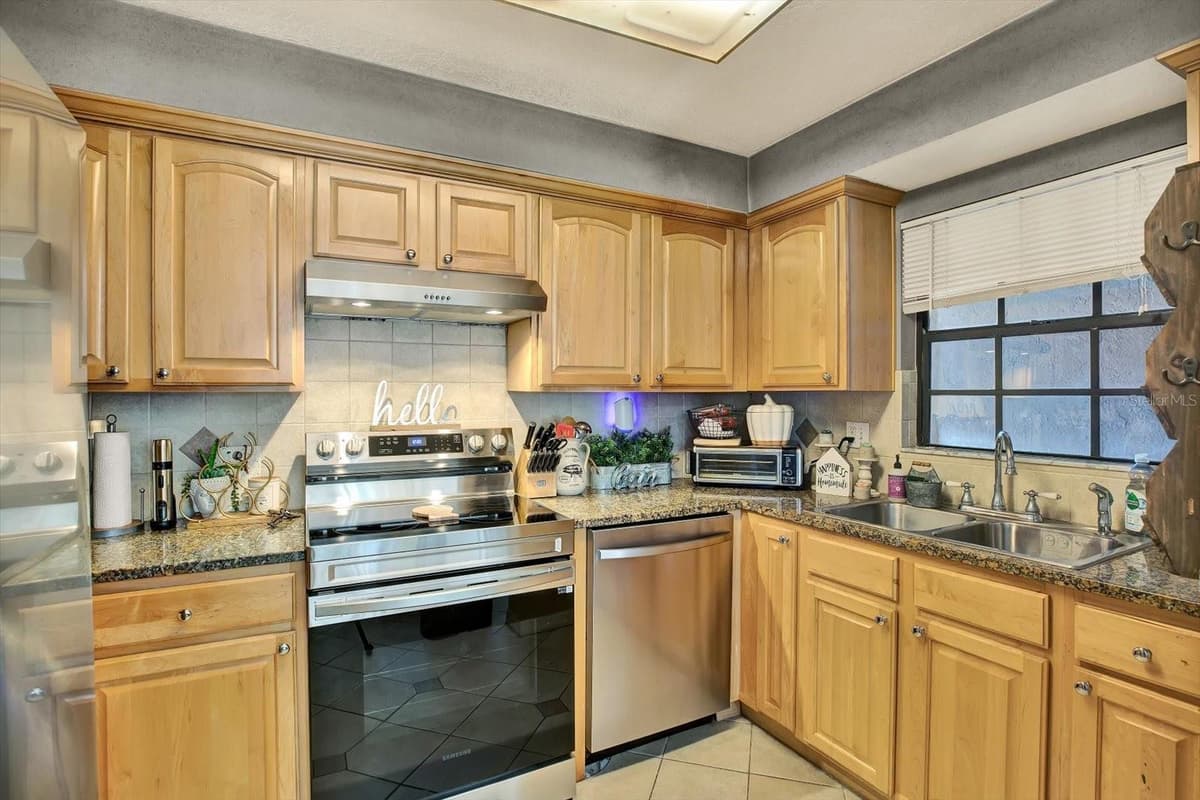 6100 GULFPORT BOULEVARD — photo 11 of 21