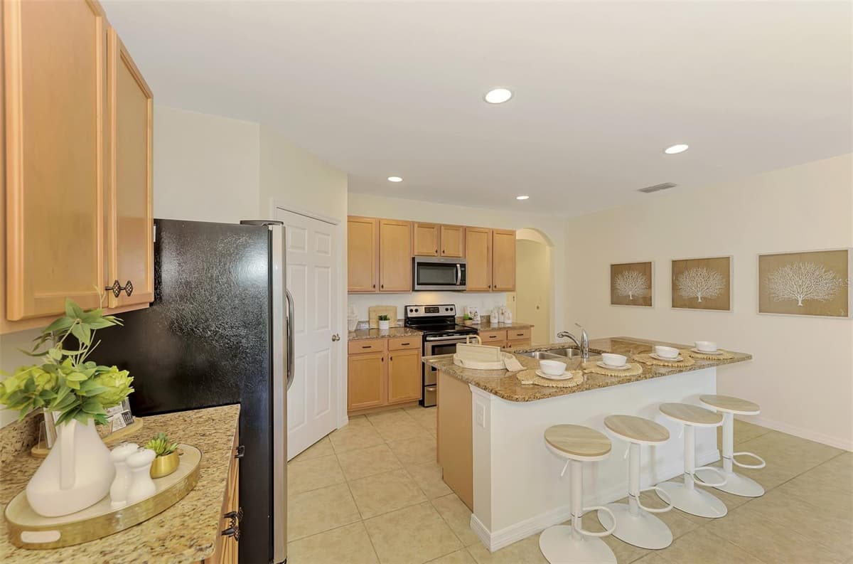 8905 EXCELSIOR LOOP — photo 10 of 51