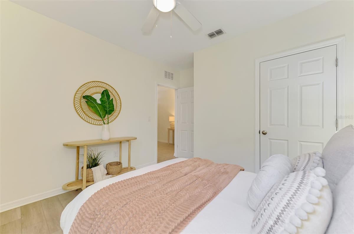 8905 EXCELSIOR LOOP — photo 34 of 51