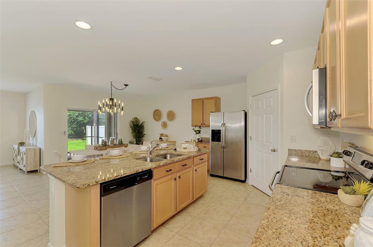 8905 EXCELSIOR LOOP — photo 13 of 51
