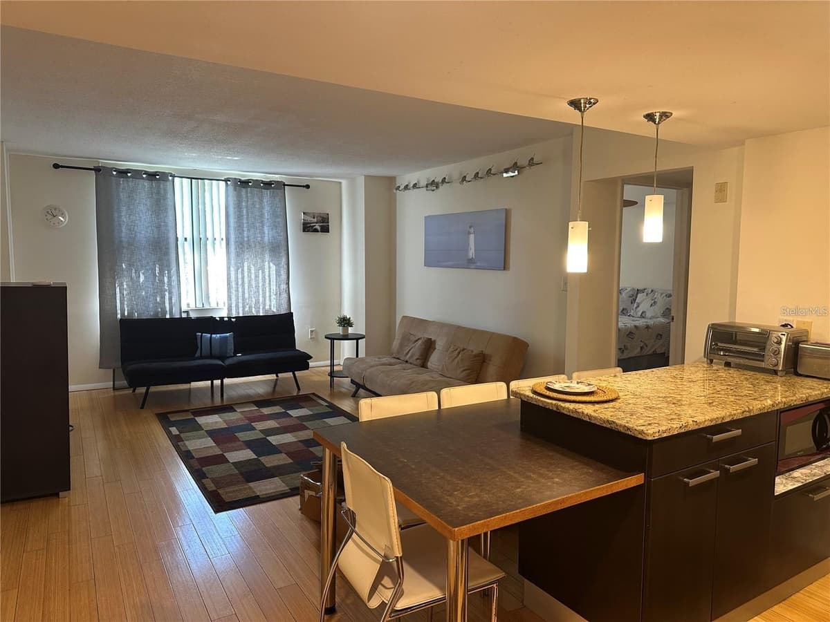 701 MADISON AVENUE — photo 10 of 24