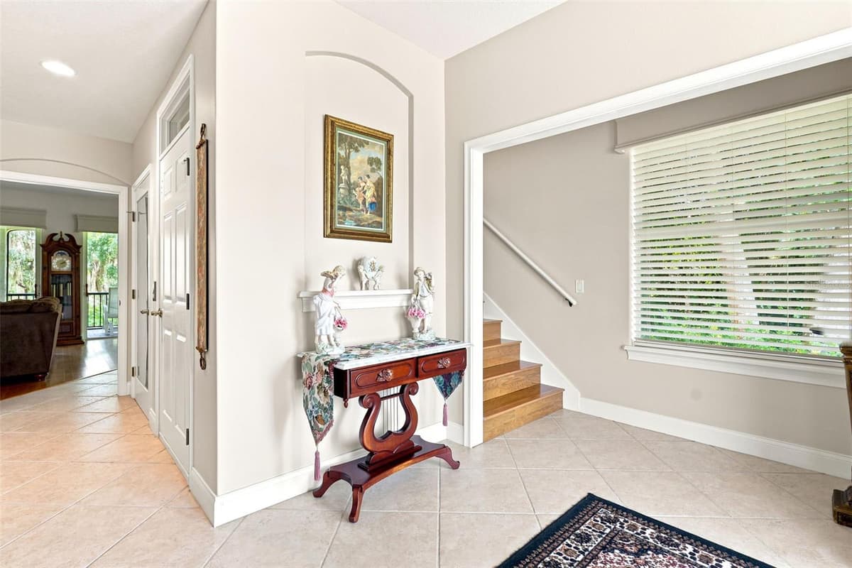 750 ONYX PARKWAY — photo 5 of 34