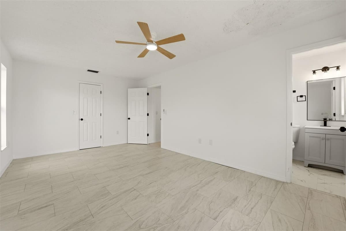 192 ANNAPOLIS LANE — photo 11 of 19