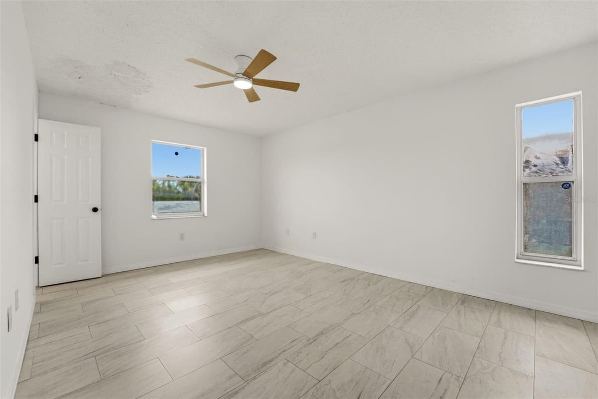 192 ANNAPOLIS LANE — photo 15 of 19