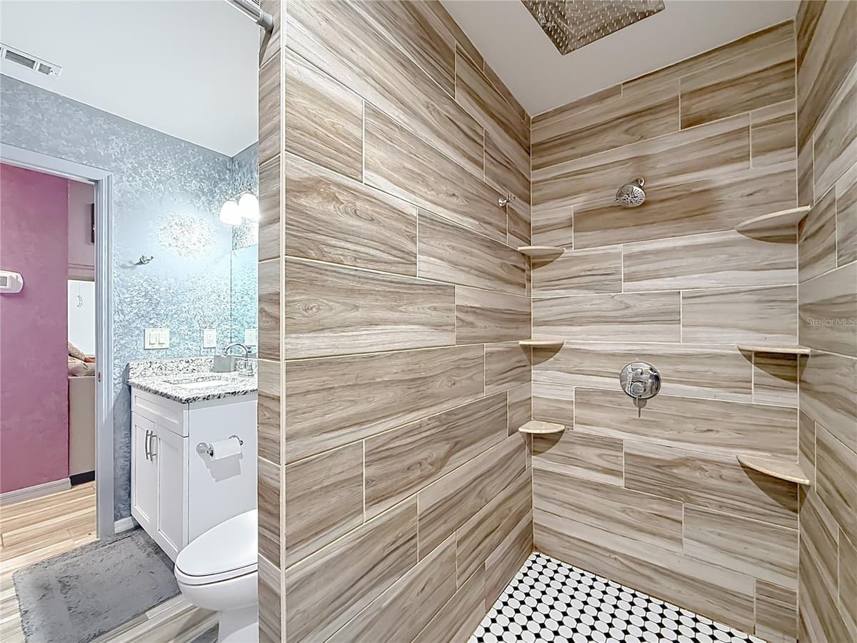 16040 PENWOOD DRIVE — photo 34 of 79