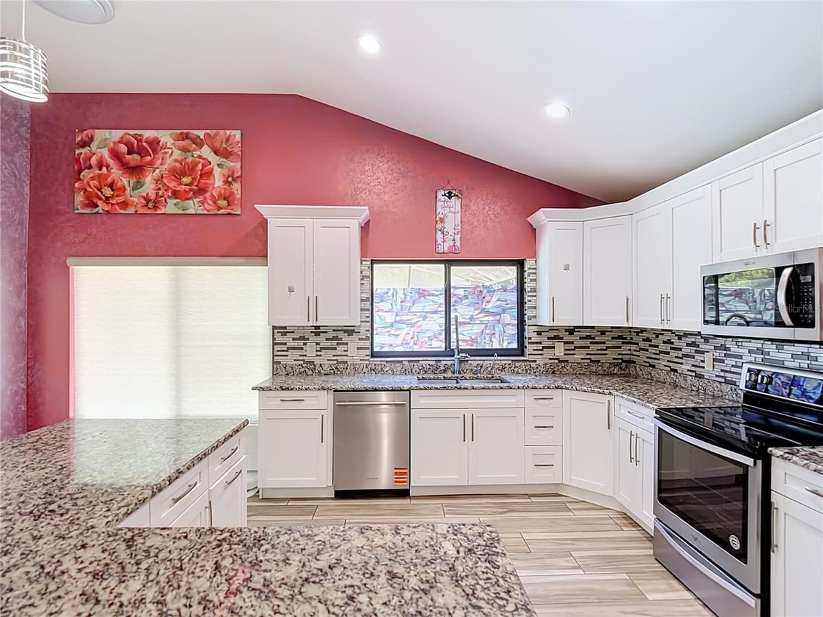 16040 PENWOOD DRIVE — photo 16 of 79