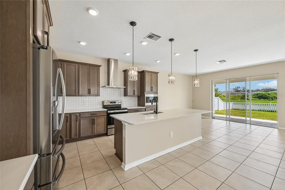 4702 BIRDSONG DRIVE — photo 10 of 51