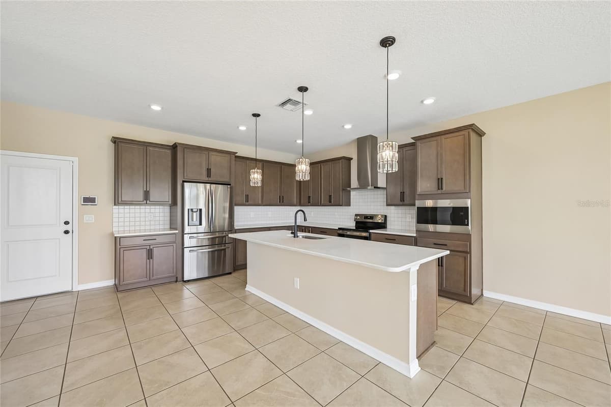 4702 BIRDSONG DRIVE — photo 9 of 51
