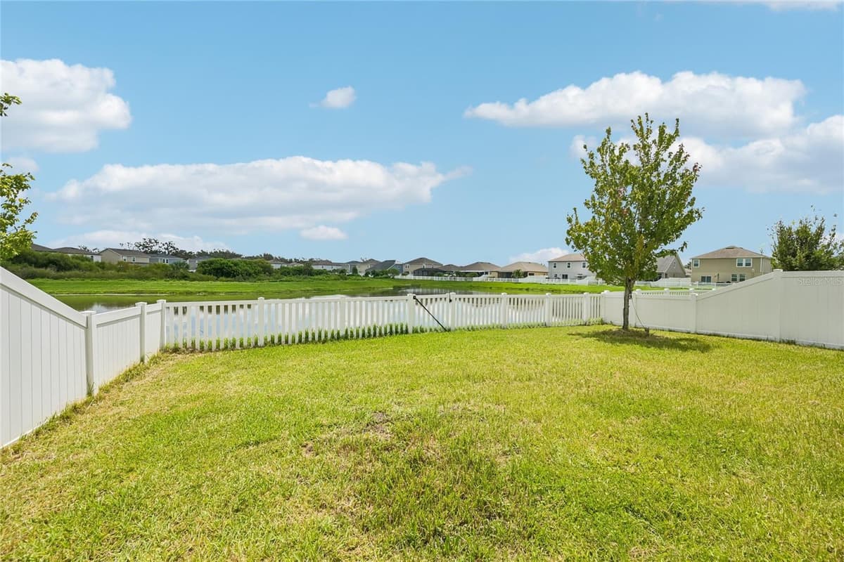 4702 BIRDSONG DRIVE — photo 37 of 51