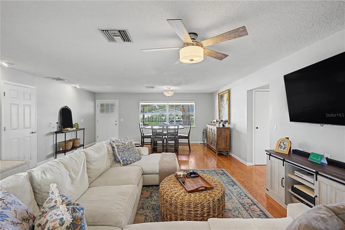 1223 SAN REMO AVENUE — photo 7 of 43