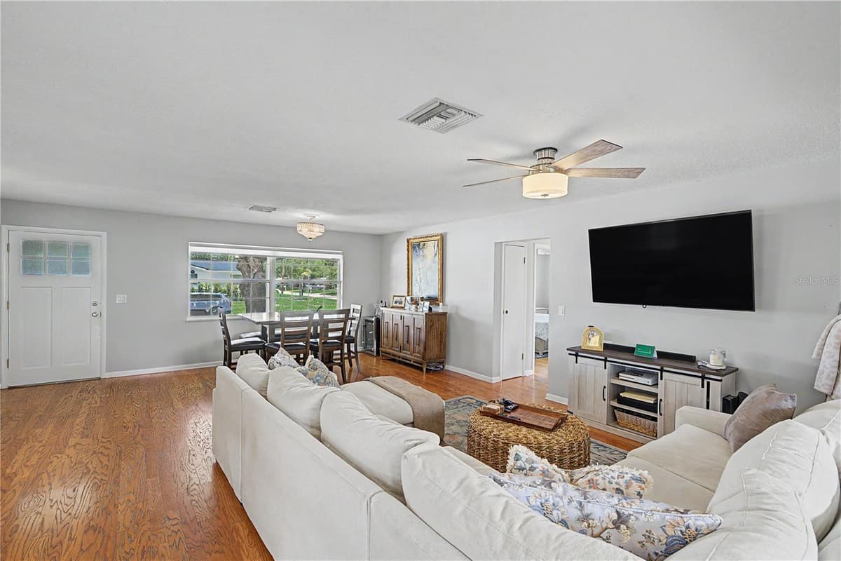 1223 SAN REMO AVENUE — photo 3 of 43